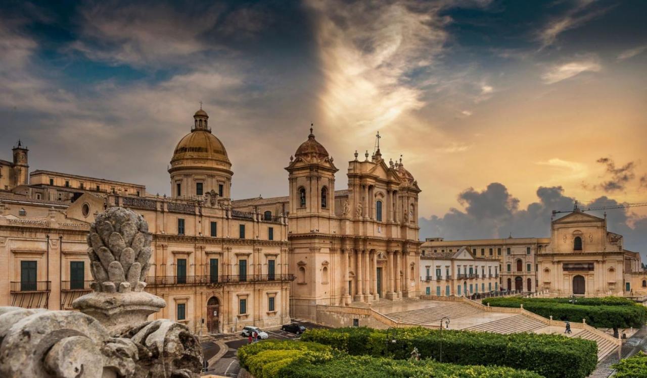 A Casa Tua Affitti Brevi Bed & Breakfast Noto Exterior photo